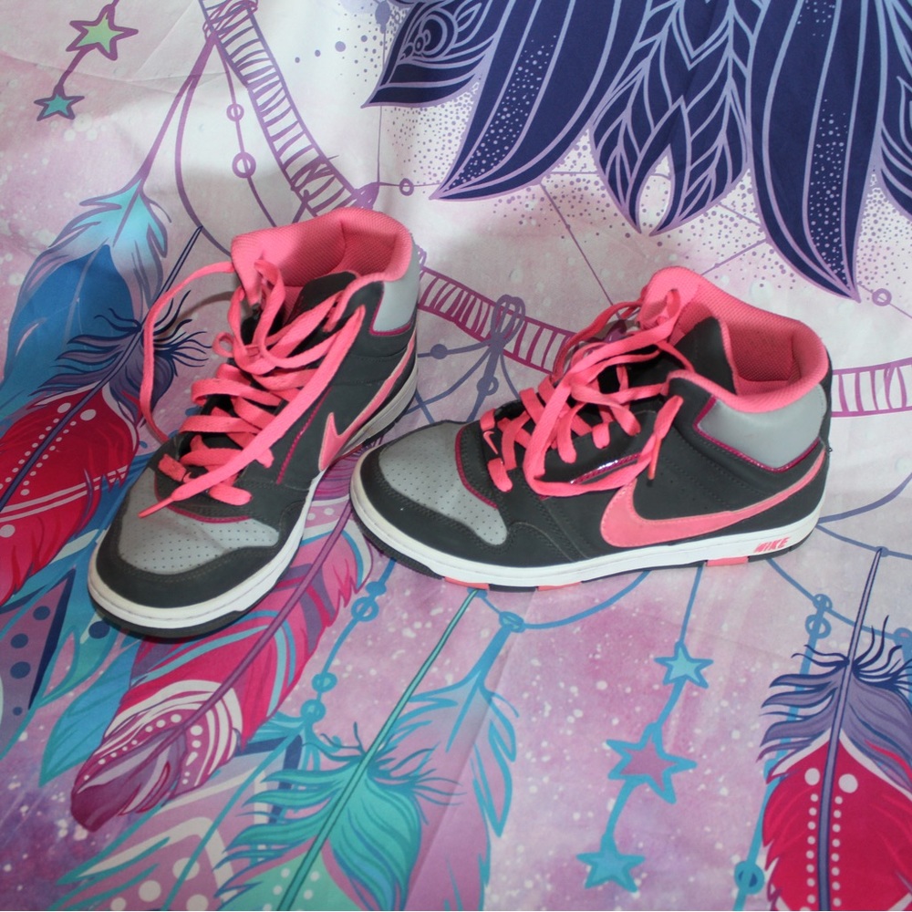 Womens Nike shoes